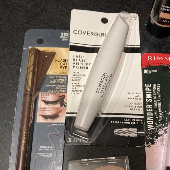 Makeup bundle - Picture 2 of 6